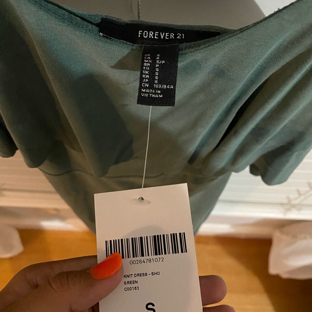 Sea green dress - Picture 3 of 3